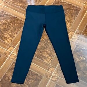 NWT Fabletics Ankle length legging